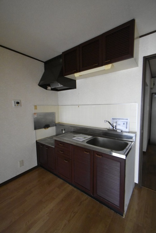 ��ʌ��@�c�s���V�h�P���ڂ̃A�p�[�g�̃L�b�`��