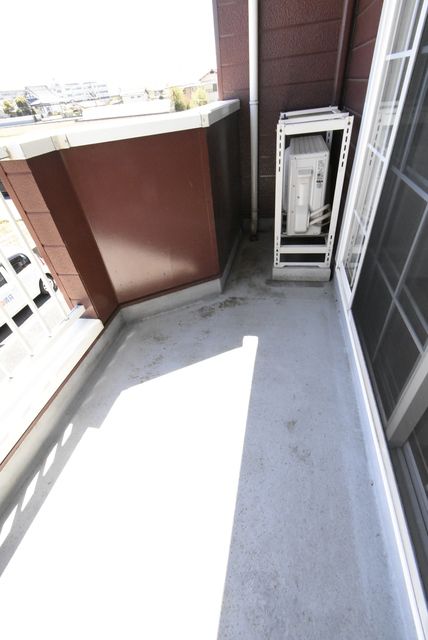 ��ʌ��������܎s����厚���V�n�̃A�p�[�g�̃o���R�j�[