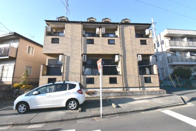 ��ʌ��������܎s�΋擌�Y�a�P����18-3�̃A�p�[�g�̌����O��