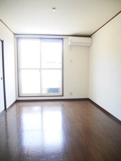 ��ʌ��@�c�s���V�h�P���ڂ̃A�p�[�g�̋��ԁE���r���O