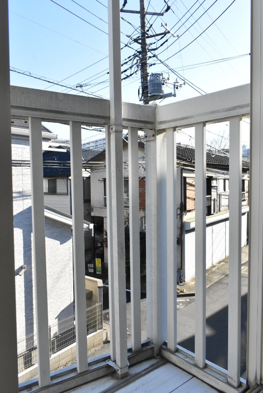 ��ʌ���z�s�厚���Ԃ̃A�p�[�g�̃o���R�j�[