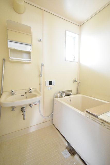 ��ʌ��������܎s��{��㏬���̃A�p�[�g�̃o�X