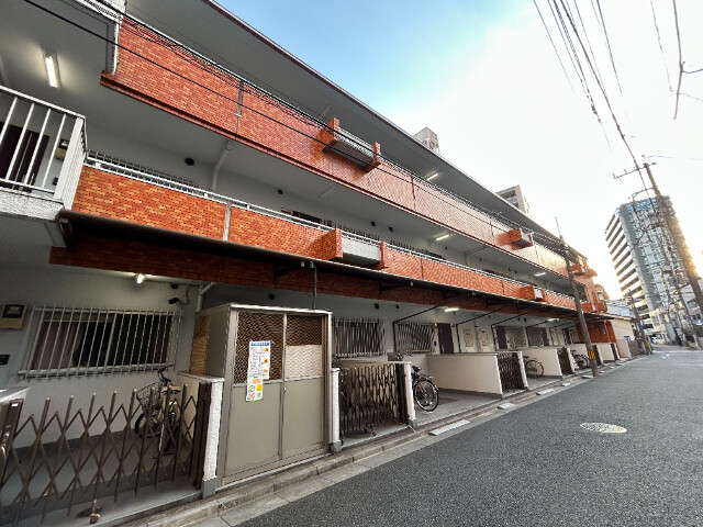 ��ʌ��������܎s��{��g�~���Q����122-10�̃}���V�����̌����O��