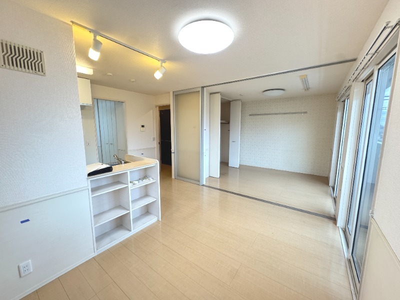 ��ʌ��������܎s�΋�����U���ڂ̃A�p�[�g�̋��ԁE���r���O