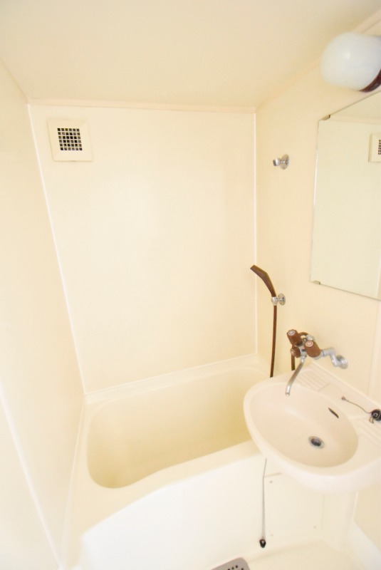 ��ʌ��������܎s�����擌��{�P���ڂ̃A�p�[�g�̃o�X