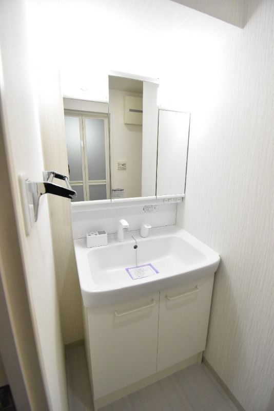 ��ʌ��������܎s��{��{���R���ڂ̃}���V�����̐��ʏ�