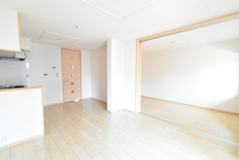 ��ʌ������s�����S���ڂ̃}���V�����̋��ԁE���r���O