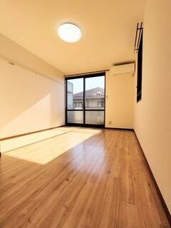 ��ʌ��������܎s����厚��c�{�̃A�p�[�g�̋��ԁE���r���O