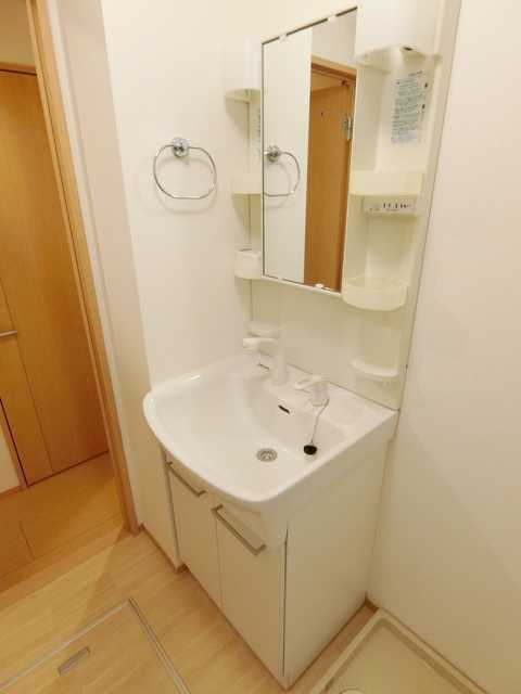 ��ʌ��������܎s��΋���R���ڂ̃A�p�[�g�̐��ʏ�