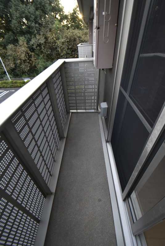 ��ʌ��������܎s��΋���R���ڂ̃A�p�[�g�̃o���R�j�[