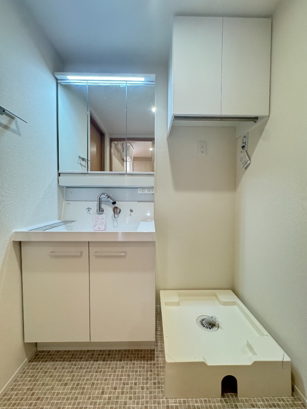 ��ʌ��z�J�s�ԎR���R���ڂ̃A�p�[�g�̐��ʏ�