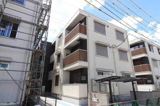 ��ʌ��������܎s�΋�����R����17-16�̃A�p�[�g�̌����O��