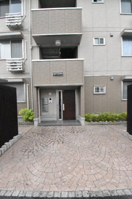 ��ʌ��z�J�s���C�N�^�E���U���ڂ̃A�p�[�g�̃G���g�����X