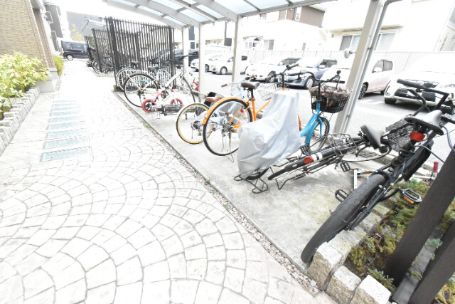 ��ʌ��z�J�s���C�N�^�E���U���ڂ̃A�p�[�g�̂��̑�