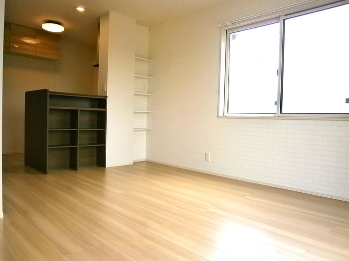 ��ʌ��z�J�s���C�N�^�E���Q���ڂ̃A�p�[�g�̋��ԁE���r���O