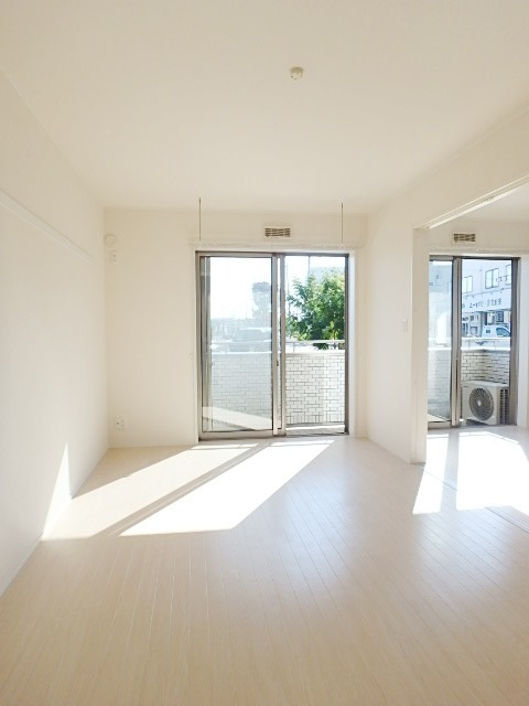 ��ʌ��������܎s���搼��{�R���ڂ̃A�p�[�g�̂��̑������E�X�y�[�X