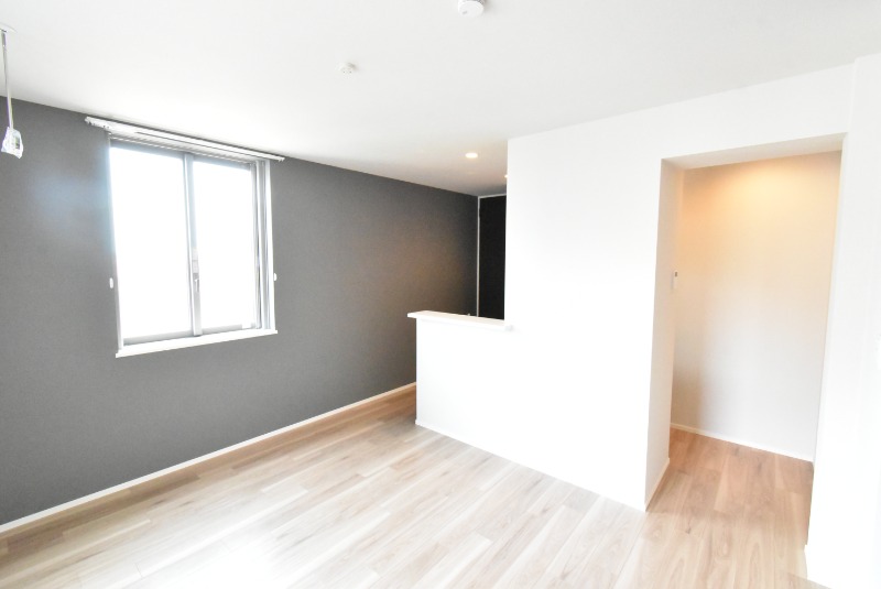 ��ʌ�����s�ŐV���̃}���V�����̋��ԁE���r���O