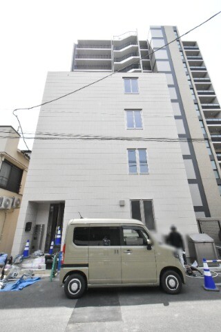 ��ʌ�����s�ŐV��13-15�̃}���V�����̌����O��