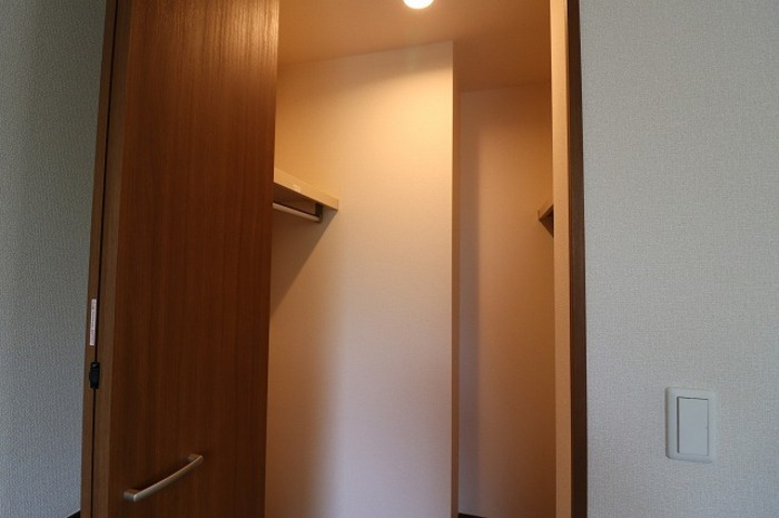 ��ʌ��������܎s�΋�厚�����̃A�p�[�g�̎��[