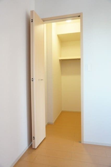 ��ʌ�����s��c�{�̃A�p�[�g�̎��[