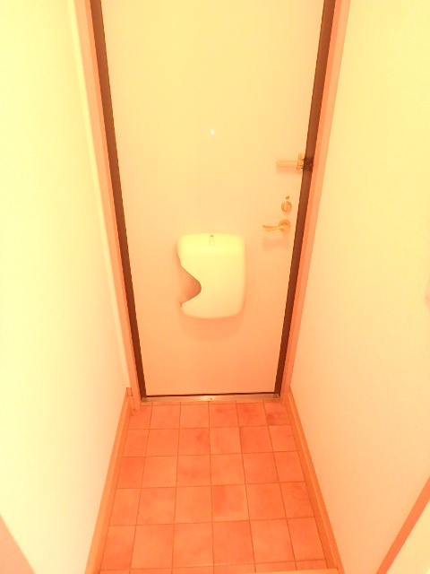 ��ʌ��������܎s�k�擌�听���Q���ڂ̃A�p�[�g�̌���