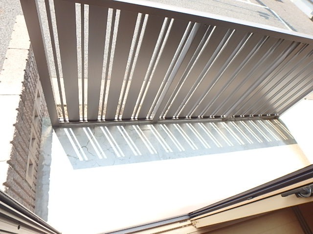 ��ʌ��������܎s�k�擌�听���Q���ڂ̃A�p�[�g�̃o���R�j�[