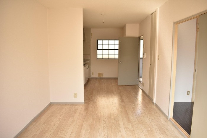 ��ʌ�����s�厚��J�{���̃A�p�[�g�̋��ԁE���r���O