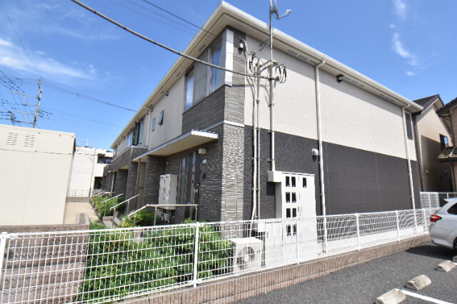 ��ʌ��@�c�s�������̃A�p�[�g�̌����O��