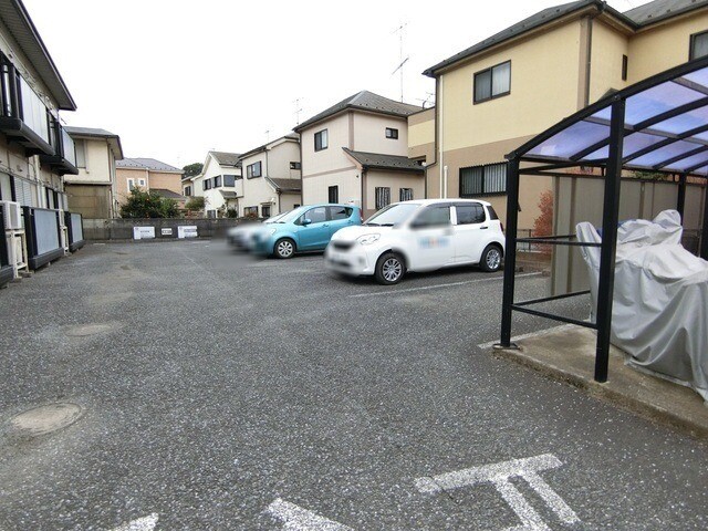 ��ʌ�����s�厚��J�{���̃A�p�[�g�̒��ԏ�