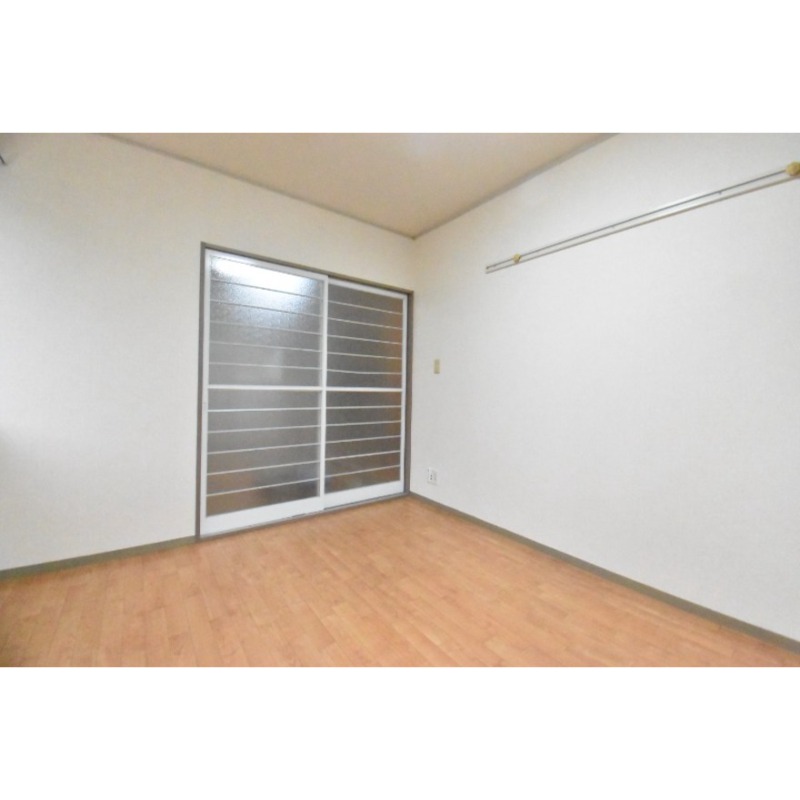 ��ʌ�����s�˒˂R���ڂ̃A�p�[�g�̋��ԁE���r���O