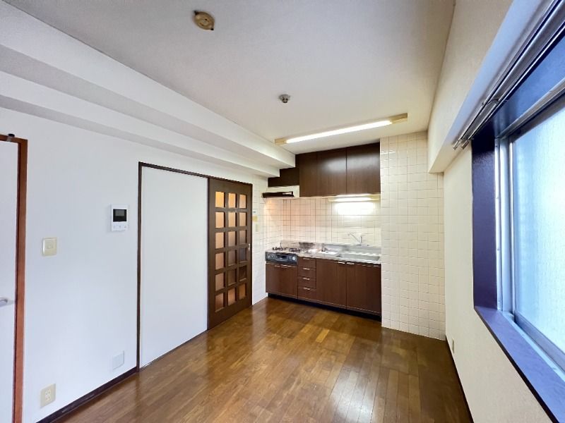 ��ʌ�����s�˒˓��R���ڂ̃}���V�����̋��ԁE���r���O