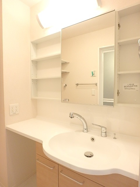 ��ʌ��������܎s����厚�w��̃A�p�[�g�̐��ʏ�