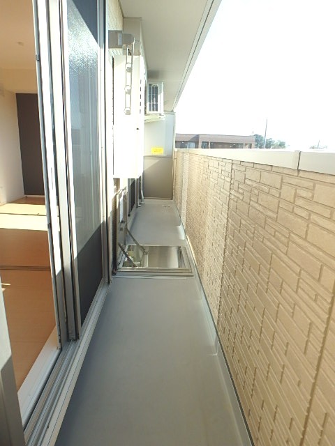 ��ʌ��������܎s����厚�w��̃A�p�[�g�̃o���R�j�[