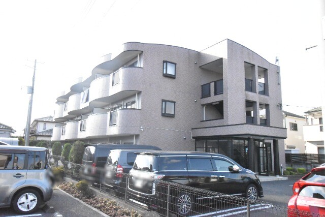 ��ʌ������s���W����13-9�̃}���V�����̌����O��