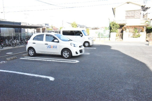 ��ʌ������s���W���ڂ̃}���V�����̒��ԏ�