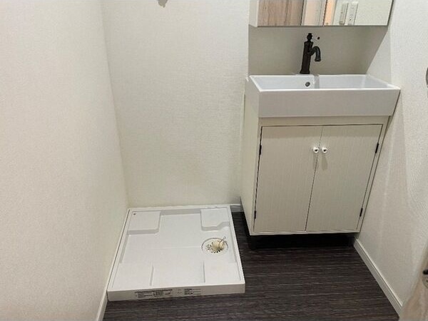 ��ʌ������s���R�P���ڂ̃}���V�����̂��̑��ݔ�