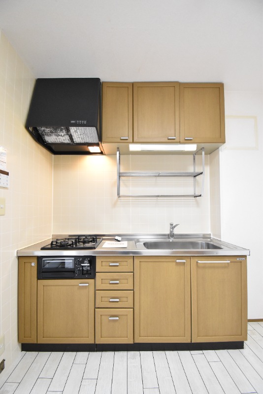 ��ʌ�����s�˒˂R���ڂ̃A�p�[�g�̃L�b�`��