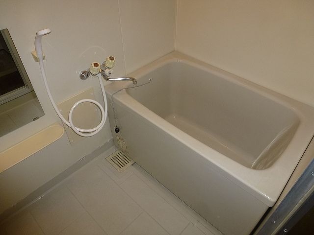 ��ʌ��������܎s��΋���R���ڂ̃A�p�[�g�̃o�X