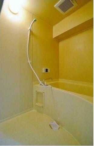 ��ʌ�����s���s�o�H�Q���ڂ̃A�p�[�g�̃o�X