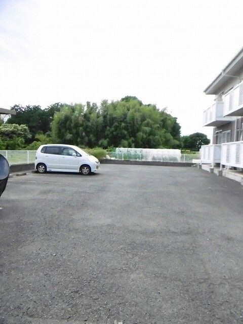 ��ʌ��������܎s��΋���R���ڂ̃A�p�[�g�̒��ԏ�