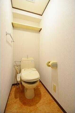 ��ʌ�����s���s�o�H�Q���ڂ̃A�p�[�g�̃g�C��