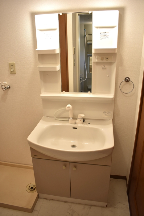 ��ʌ��������܎s��{��O���P���ڂ̃e���X�n�E�X�̐��ʏ�