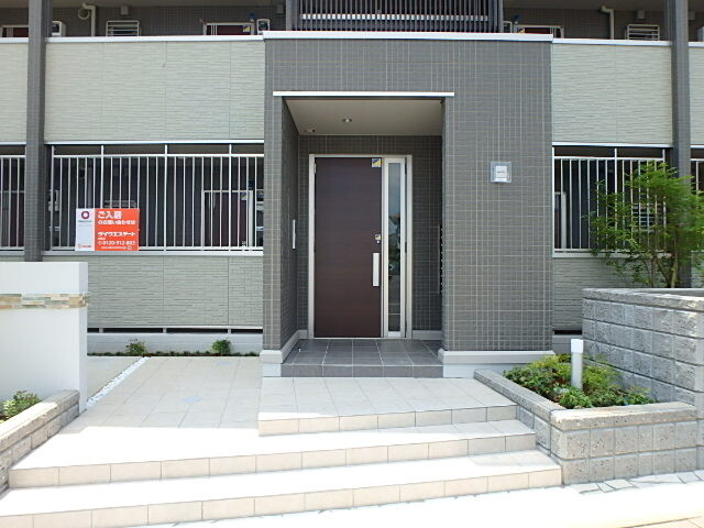 ��ʌ��������܎s�k��y�C���P���ڂ̃A�p�[�g�̃G���g�����X