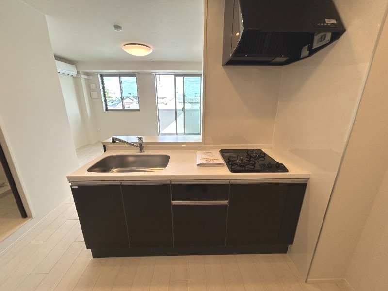 ��ʌ��������܎s��{�捂�@���Q���ڂ̃}���V�����̃L�b�`��