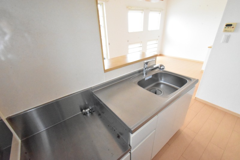 ��ʌ�����s�k����Q���ڂ̃A�p�[�g�̃L�b�`��