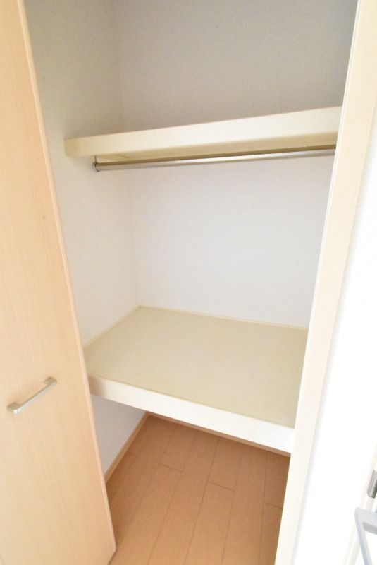 ��ʌ�����s�k����Q���ڂ̃A�p�[�g�̎��[