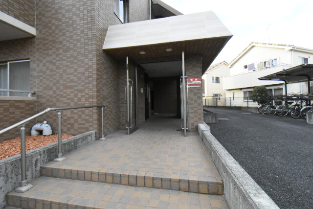 ��ʌ�����s�厚���s�̃}���V�����̃G���g�����X