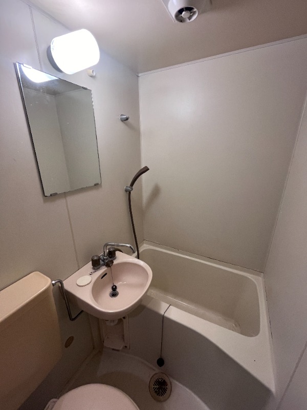 ��ʌ��������܎s�����擌��{�S���ڂ̃A�p�[�g�̃o�X