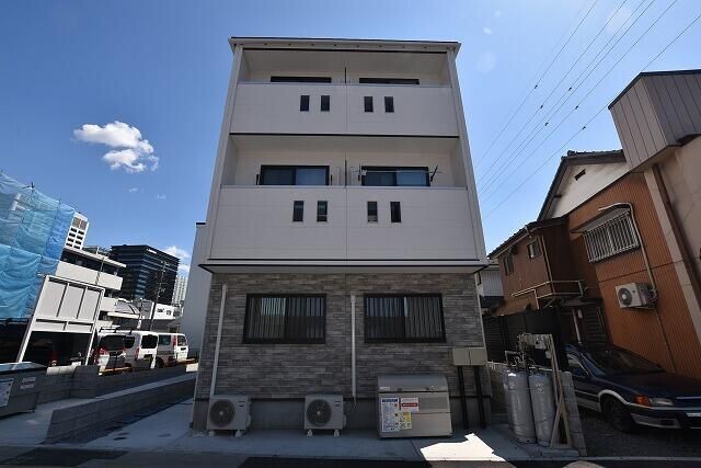 ��ʌ��������܎s��{����ؒ��S���ڂ̃A�p�[�g�̌����O��