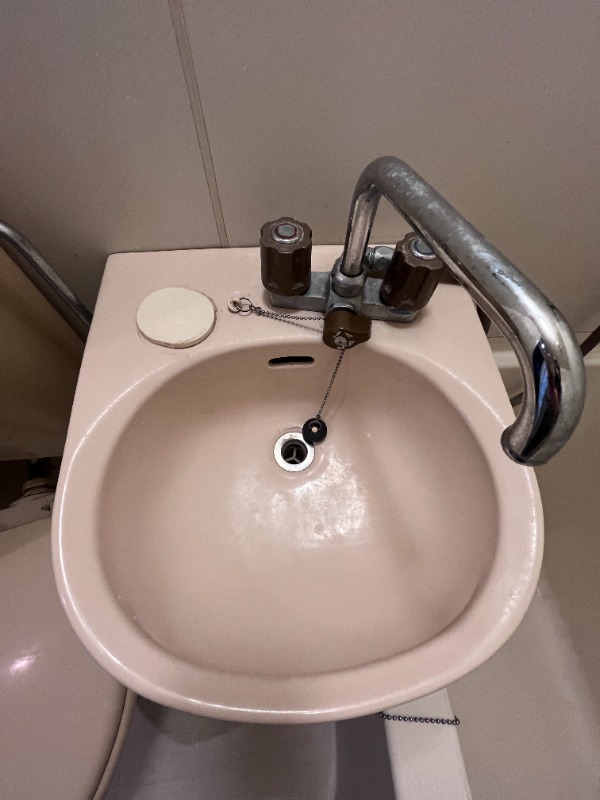 ��ʌ��������܎s�����擌��{�S���ڂ̃A�p�[�g�̐��ʏ�